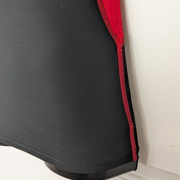 UNDER ARMOUR Boy's Athletic T-Shirts Size L Black/Red - Picture 4 of 8